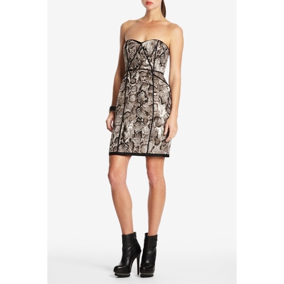 BCBGMaxAzria Dresses & Skirts - 🌟Strapless SNAKE PRINT DRESS- BCBGMaxAzria sexy💥